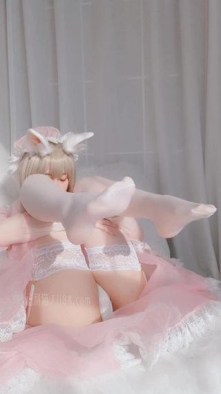 《乳色吐息》第一集免费观看