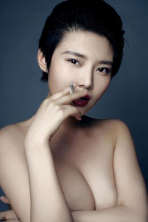 制服诱惑在线播放